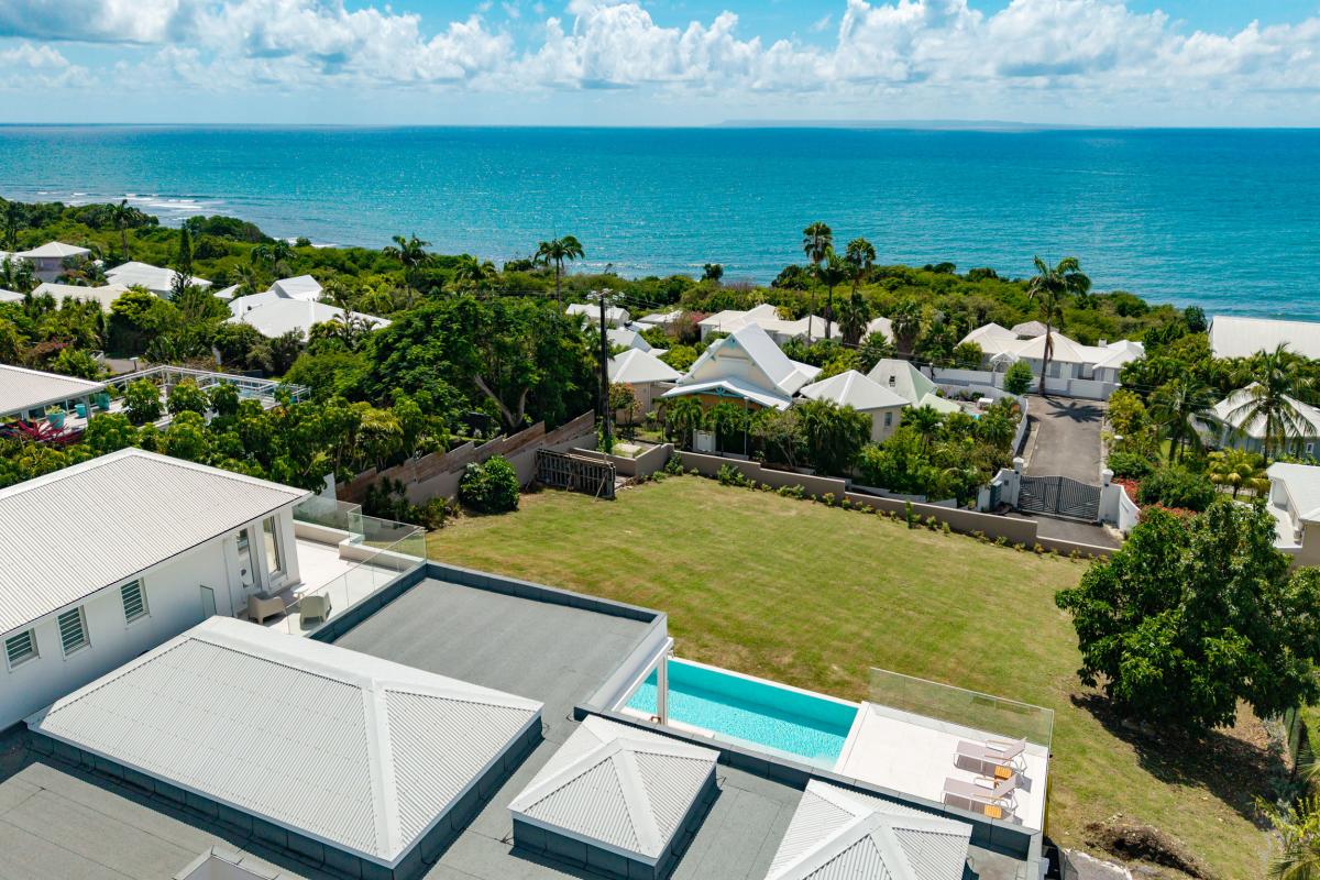 7.Location villa de luxe piscine vue mer Ste Anne Guadeloupe_Piscine vue mer